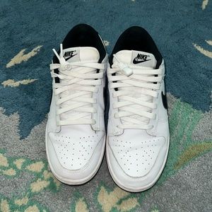 Nike low dunks
